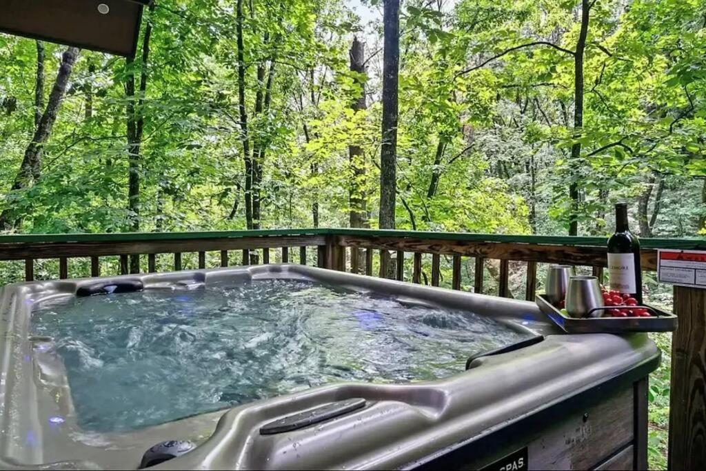 Beary Peaceful Smokies Retreat: Hot-Tub & Pools Villa Pigeon Forge Eksteriør billede